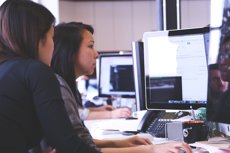 14 SaaS Landing Page Examples + Tips and Builders