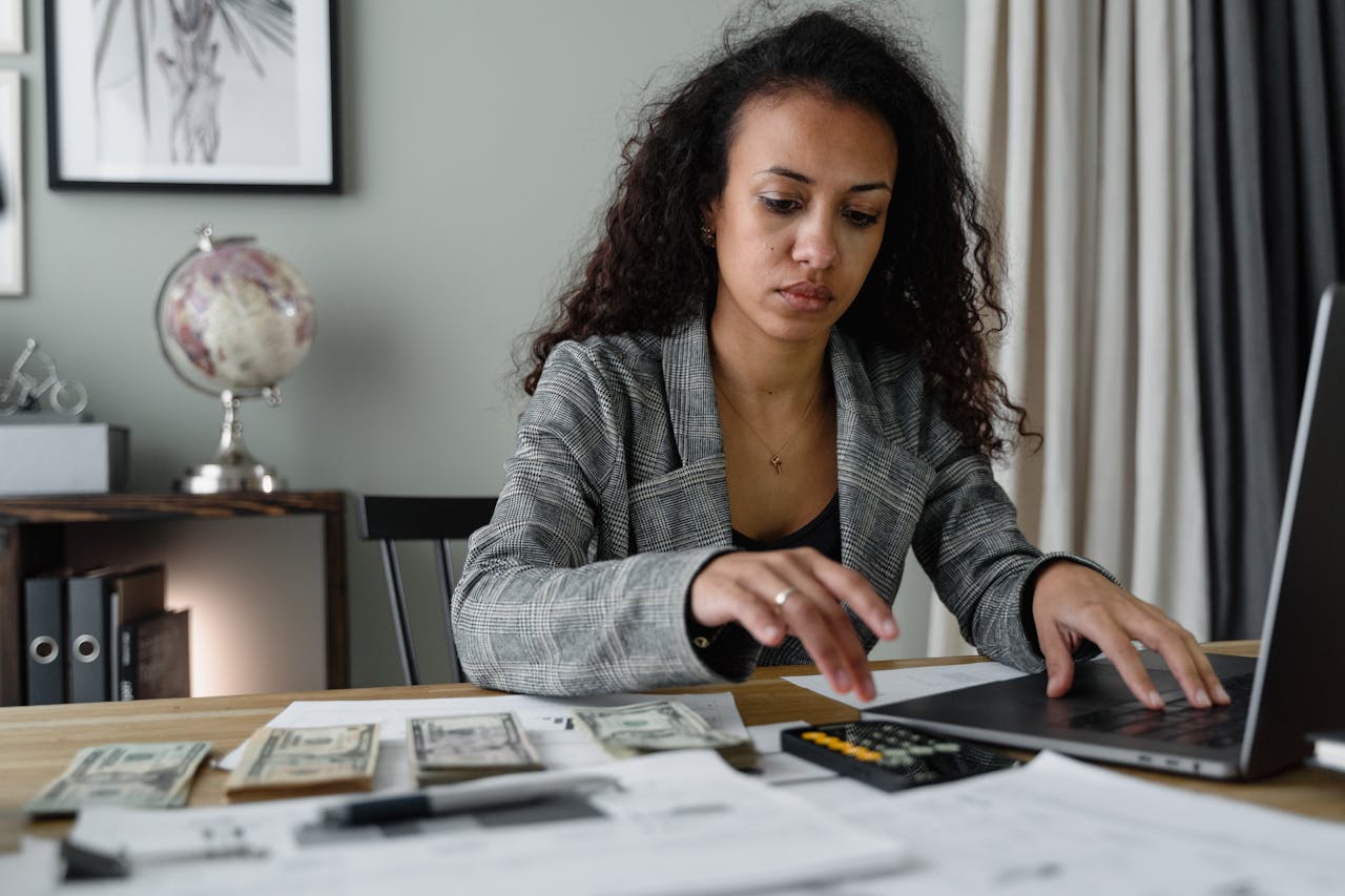How Much Should I Spend On Google Ads? Cost Breakdown + Expert Tips
