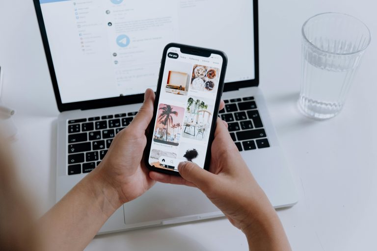 How to Measure Social Media ROI + 8 Ways to Improve It [Checklist Included]